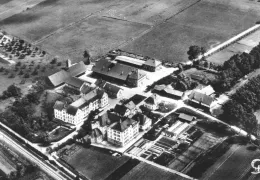 Oberer-Riedhof-im-heutigen-Industriegebiet-Donautal-1950-Sammlung-Georg-Braun